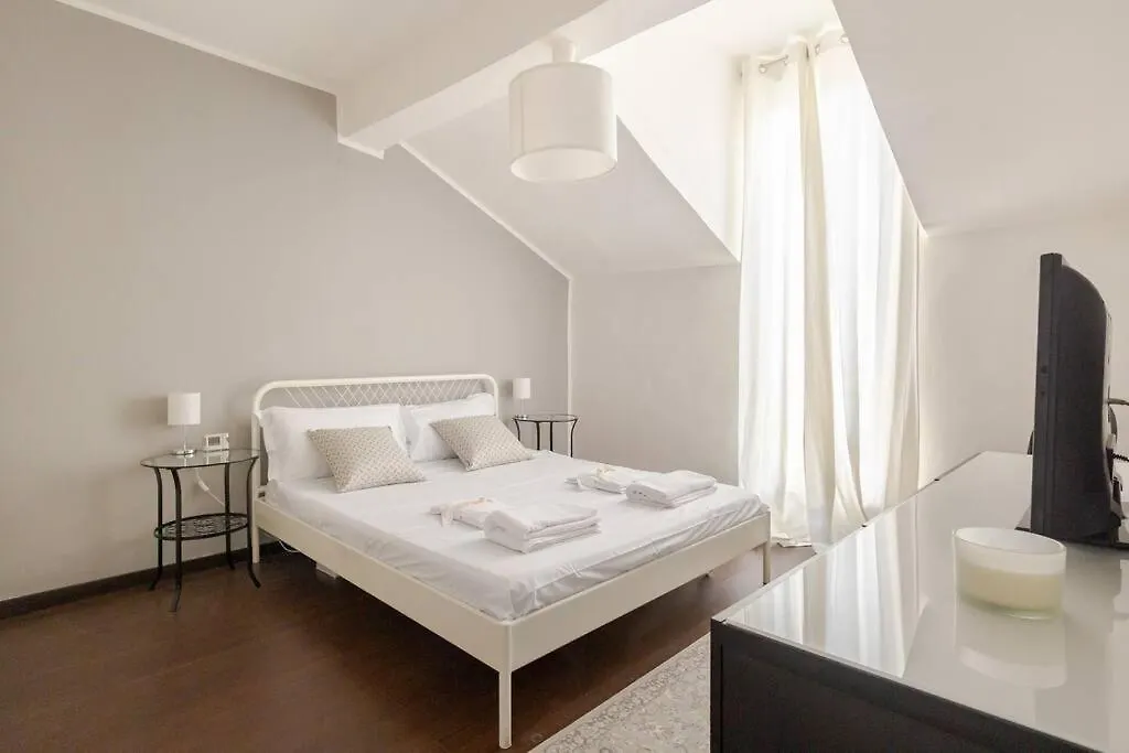 Sky-View Flat In Milan contacts